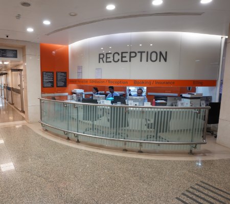 Breach Candy Hospital Reception Desk